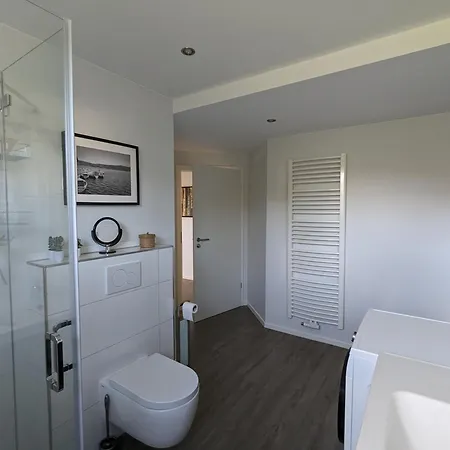 Hochstein Apartment *